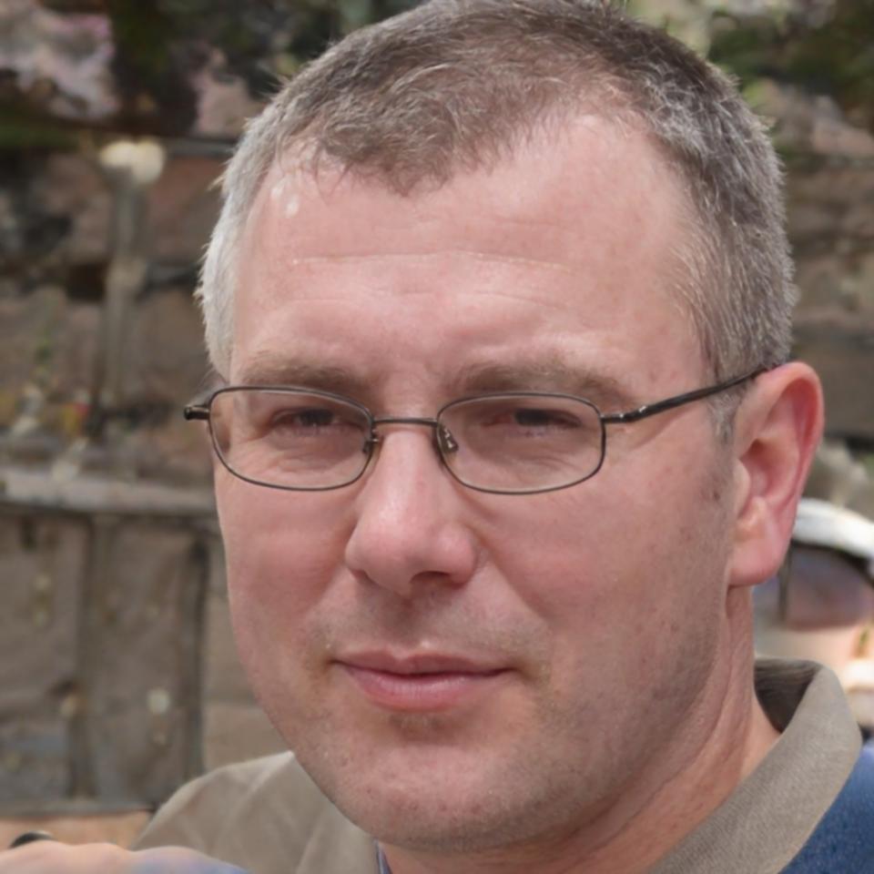 Experto en planificación patrimonial con experiencia en optimización fiscal