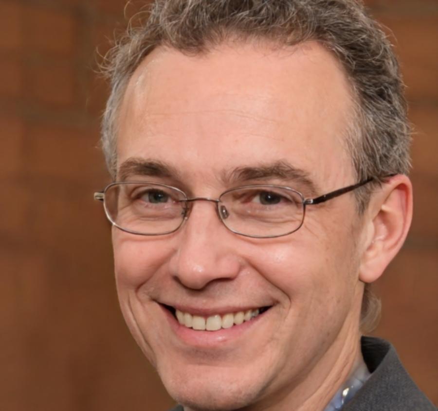 Educador financiero enfocado en presupuestos y gestión de deudas